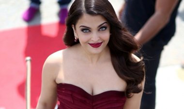 ৫০ এ পা ঐশ্বরিয়ার