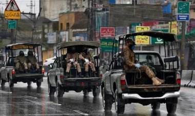 পাকিস্তানে বিমানঘাঁটিতে হামলা, নিহত ৯
