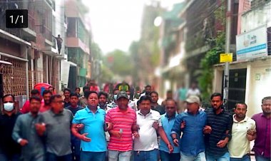 রাজধানীর  কৃষি মার্কেট মিছিল করেছে স্বেচ্ছাসেবক দল