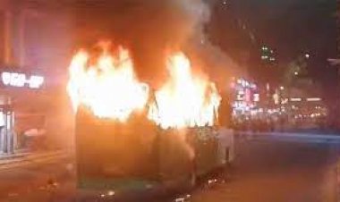 খিলক্ষেতে বাসে আগুন