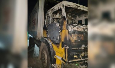 গাজীপুরে কাভার্ডভ্যানে আগুন