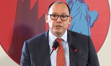 পিটার হাস নয়া দিল্লি যাননি, ঢাকায় আছেন