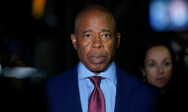  দুর্নীতির তদন্ত নিউইয়র্ক মেয়রের ফোন জব্দ করলো এফবিআই