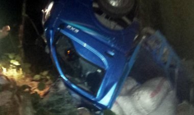 নিয়ন্ত্রণ হারিয়ে পিকআপ খাদে, নিহত ১