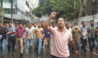 তফসিল বাতিলের দাবিতে মৎস ভবনের সামনে ছাত্রদলের বিক্ষোভ মিছিল 