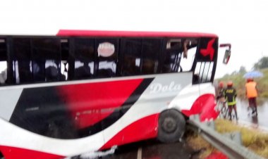 বঙ্গবন্ধু এক্সপ্রেসওয়েতে সড়ক বিভাজকে বাসের ধাক্কা, নিহত ২