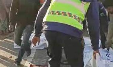 বেপরোয়া গতির লরির ধাক্কায় তিন পথচারী নিহত