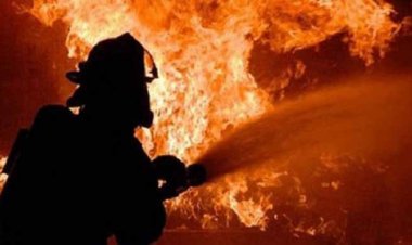  করাচিতে বাণিজ্যিক ভবনে আগুন, নিহত ৮