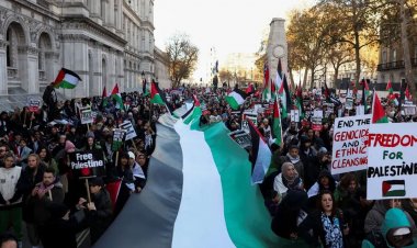 লন্ডনে ফিলিস্তিনের সমর্থনে ৩ লাখ মানুষের বিক্ষোভ