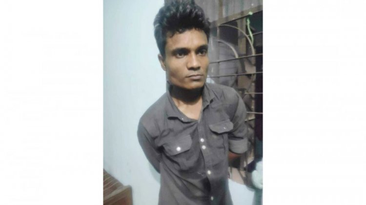 মাকে কুপিয়ে হত্যা করলো ছেলে, পাশেই ‘দাঁড়িয়েছিলেন’ বাবা