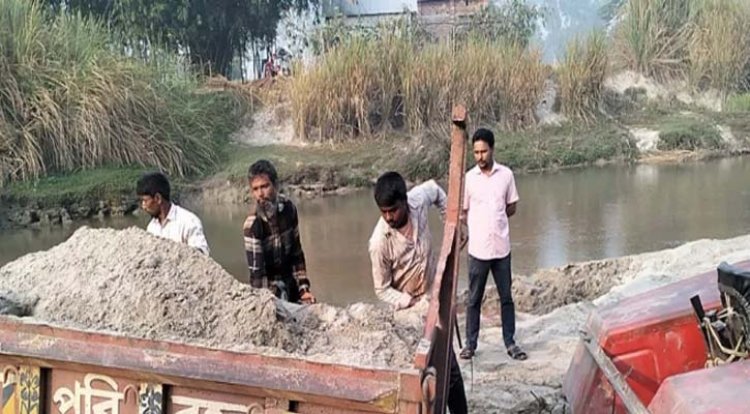 ডিমলায় অবৈধভাবে বালু উত্তোলন করায় জরিমানা