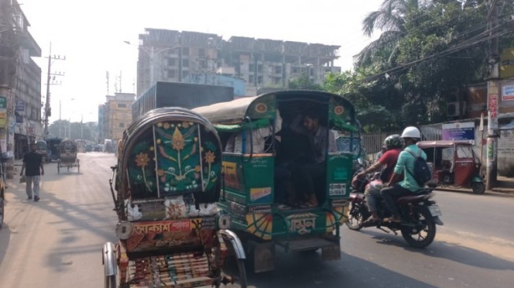 হরতাল-অবরোধে প্রায় ফাঁকা চট্টগ্রাম, ছাড়েনি দূরপালার বাসও