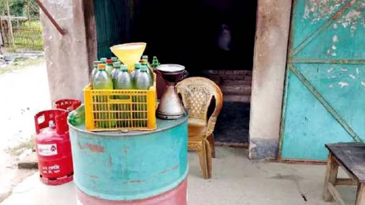 ড্রামে-বোতলে লুজ পেট্রোল বিক্রি বন্ধ, পুলিশের হুঁশিয়ারি