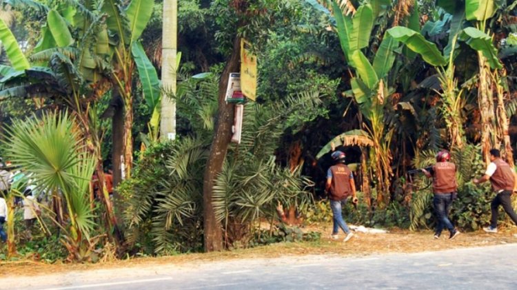 বগুড়ায় পুলিশের সঙ্গে জামায়াত-শিবিরের নেতাকর্মীদের সংঘর্ষ, আহত ১০