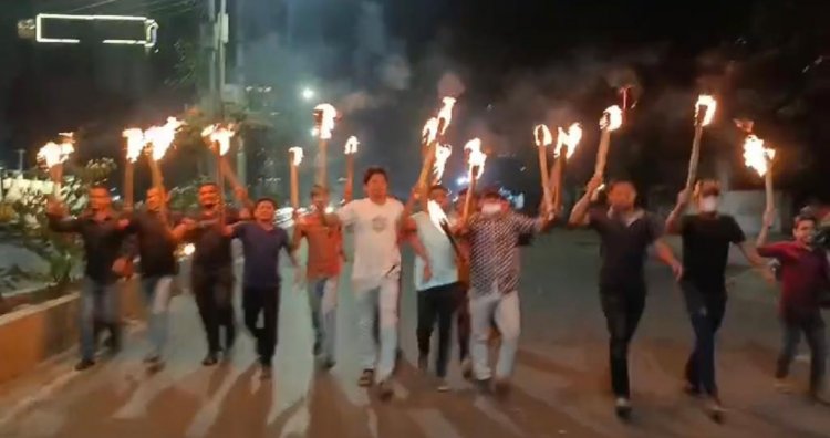 শ্রাবণের নির্দেশনায় ধানমন্ডিতে ছাত্রদলের মশাল মিছিল