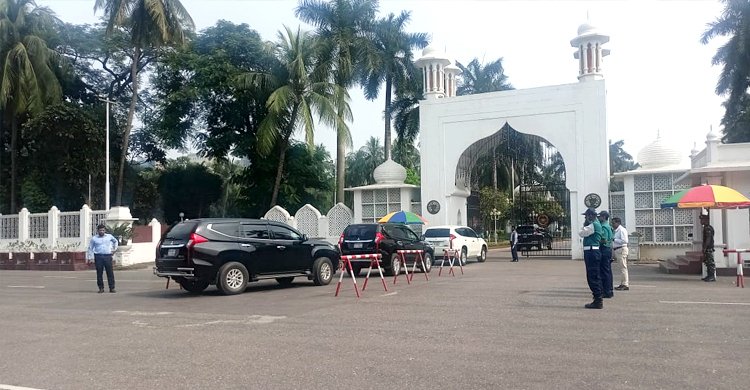বঙ্গভবনে ৪ কমিশনারসহ সিইসি