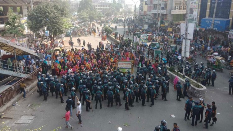 মিরপুরে আবারও রাস্তায় নেমেছেন পোশাক শ্রমিকরা