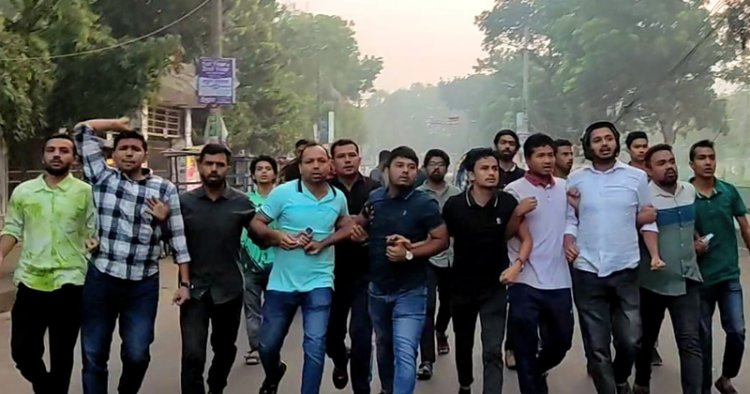 ঢাকা বিশ্ববিদ্যালয়ে ছাত্রদলের অবরোধ