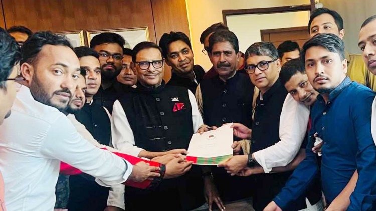 ওবায়দুল কাদেরের পক্ষে মনোনয়নপত্র নিলেন স্থানীয় নেতারা