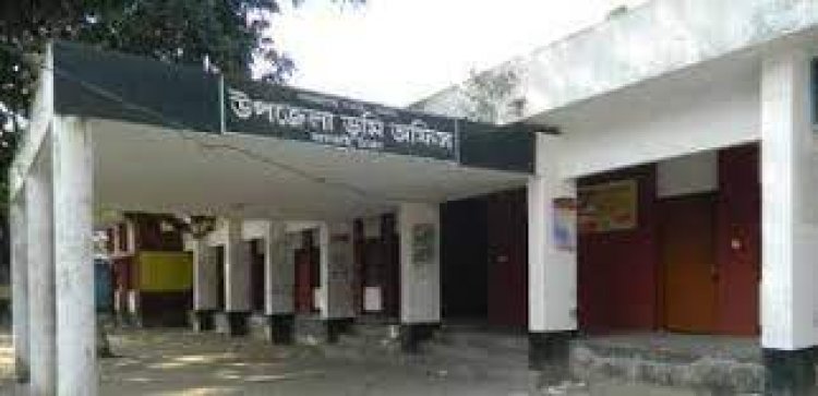 ধামরাইয়ে ভূমি অফিসে ডিসি আরের ঘুষের টাকা যাচ্ছে নাজিরের পকেটে