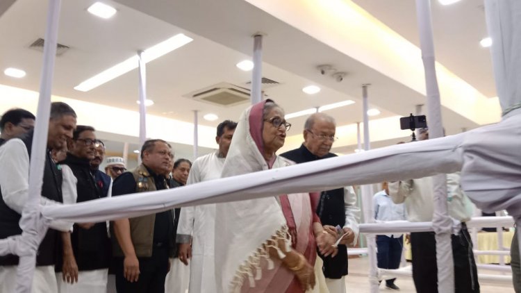 গোপালগঞ্জ-৩ আসনের মনোনয়ন ফরম জমা দিলেন শেখ হাসিনা
