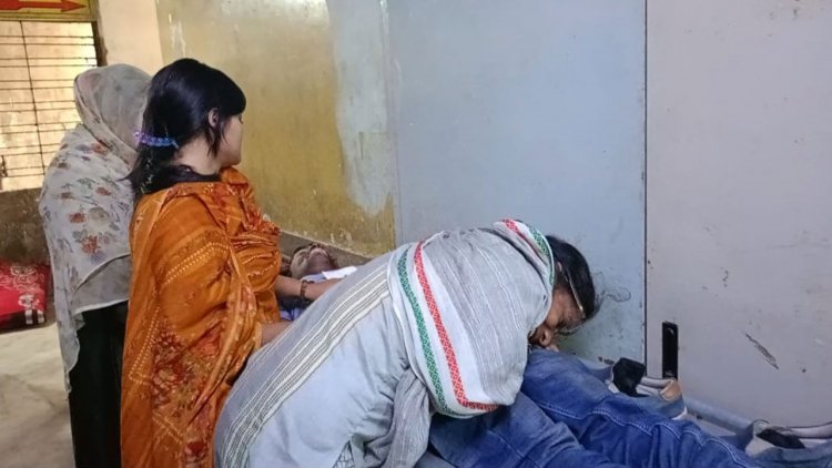 ডেমরায় বাসের ধাক্কায় নিহত ৩ জনের পরিচয় মিলেছে