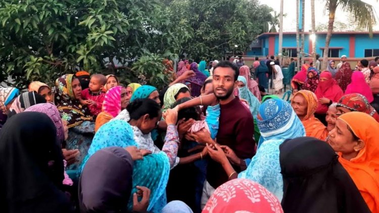 সড়ক দুর্ঘটনায় নিহত ৫, পাশাপাশি দাফন হলো বাবা-ছেলে ও নাতনির