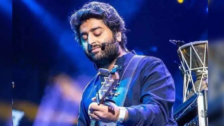 মঞ্চে খুঁড়িয়ে হাঁটছেন অরিজিৎ, কী হলো গায়কের?