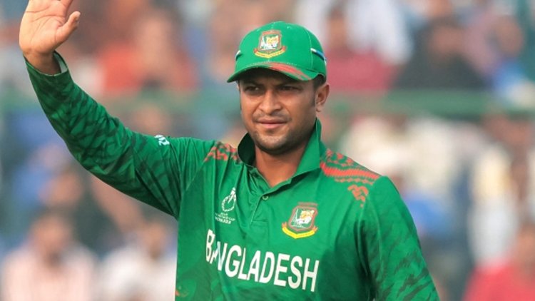 ক্রিকেটারদের ফোন দিয়ে যা বলেছেন সাকিব