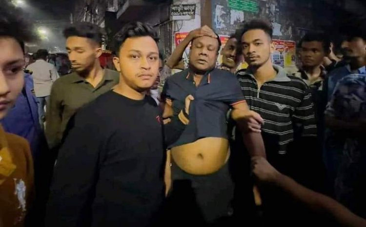 ছাত্রদলের সাবেক সভাপতি খোকনকে পিটিয়ে পুলিশে দিলো ছাত্রলীগ