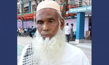 ভিক্ষার টাকায় মনোনয়নপত্র কিনে জমা দিলেন ফকির মুনসুর