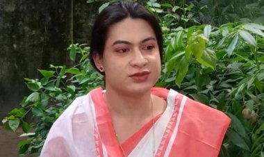 রংপুরে মনোনয়নপত্র জমা দিলেন তৃতীয় লিঙ্গের রানী