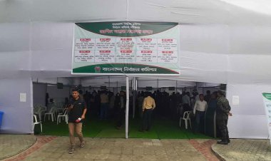 মনোনয়ন বাতিল হওয়া প্রার্থীদের ভিড় নির্বাচন কমিশনে