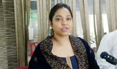 ইসিতে ডলি সায়ন্তনী, মনোয়নপত্র ফিরে পাওয়ার প্রত্যাশা