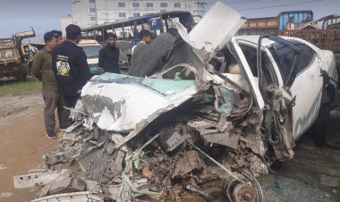 ঘন কুয়াশায় নিয়ন্ত্রণ হারালো প্রাইভেটকার, নিহত ২