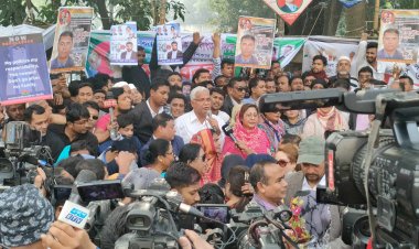 বিএনপির মানববন্ধন স্লোগানে স্লোগানে উত্তাল প্রেস ক্লাব-পল্টন এলাকা