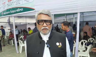 প্রার্থীকে ‘গেট আউট’ বলে হাইকোর্ট দেখালেন সিইসি