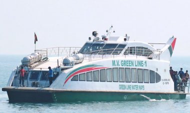 ৪৫ পর্যটক নিয়ে ডুবোচরে আটকে গেল সেন্ট মার্টিনগামী জাহাজ