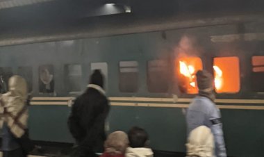 জয়পুরহাটে ট্রেনে আগুন