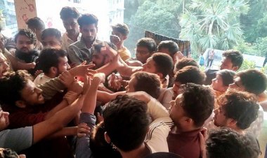 বিজয় দিবসের খাবার নিয়ে কুবি ছাত্রলীগের দুই গ্রুপের মারামারি