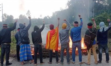 খাগড়াছড়িতে চলছে ইউপিডিএফের অবরোধ