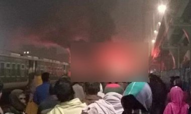 তেজগাঁওয়ে ট্রেনে আগুন, ৪ মরদেহ উদ্ধার