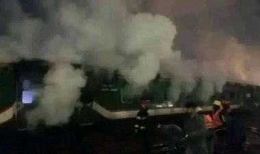 রাজধানীতে আরেক ট্রেনে আগুন