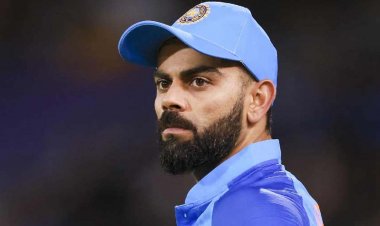 সিরিজ শুরুর আগেই হঠাৎ দল ছেড়ে ভারতে ফিরলেন কোহলি