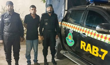 চট্টগ্রামে অস্ত্রসহ ১০ মামলার আসামি গ্রেফতার