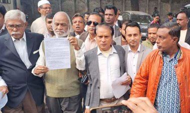 প্রেস ক্লাব এলাকায় বিএনপি নেতাদের গণসংযোগ ও লিফলেট বিতরণ