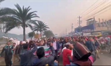 ঢাকা জেলা বিএনপির সভাপতি খন্দকার আবু আশফাকের নেতৃত্বে বিক্ষোভ মিছিল