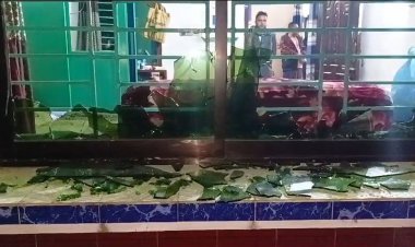 স্বতন্ত্র প্রার্থীর সমর্থক ইউপি চেয়ারম্যানের বাড়িতে নৌকার সমর্থকের ভাঙচুর