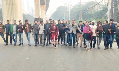 অবরোধের সমর্থনে কাওরানবাজারে ছাত্রদলের বিক্ষোভ মিছিল 