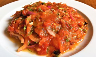 বেগুন-টমেটো ভর্তা তৈরির রেসিপি